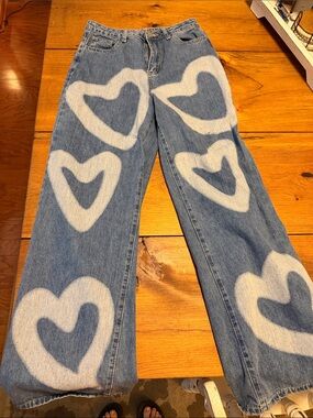 SHEIN Blue Wide-Leg Jeans with White Heart Print